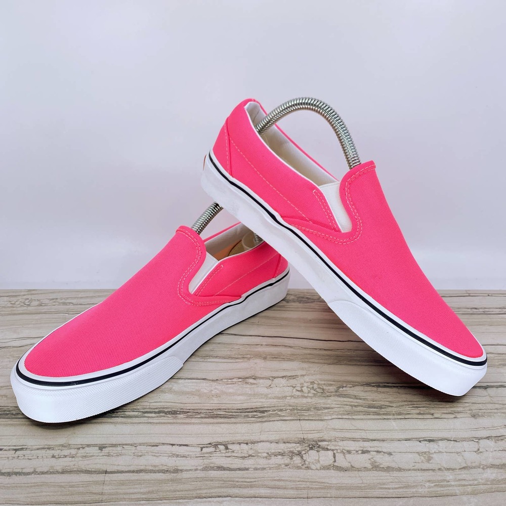 VANS CLASSIC SLIP ON (WOMENS 8|MENS 6.5)